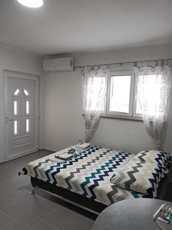 Appartamento Studio apartman Maria Kaštela Esterno foto